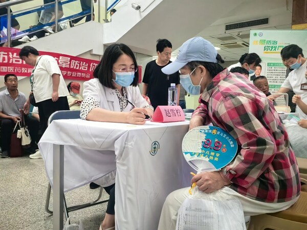 山東省立醫院義診患教科普活動現場