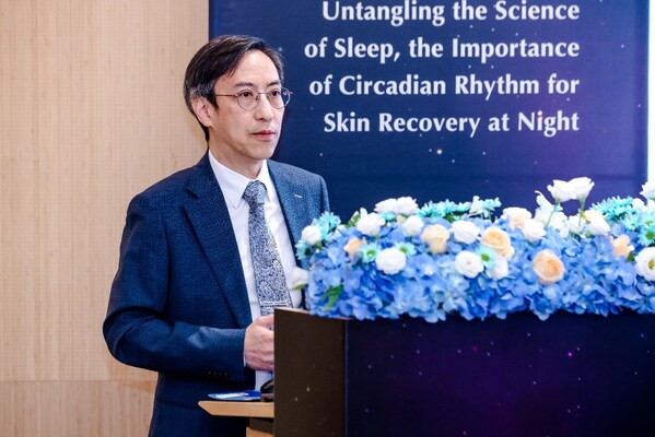 香港科技大學理學院王殷厚教授