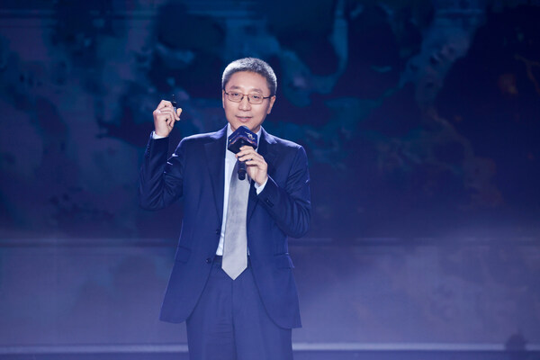 明亞保險經紀股份有限公司總裁楊臣發表演講