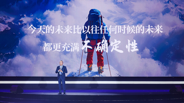 明亞保險(xiǎn)經(jīng)紀(jì)股份有限公司副總裁王鵬發(fā)表精彩演講