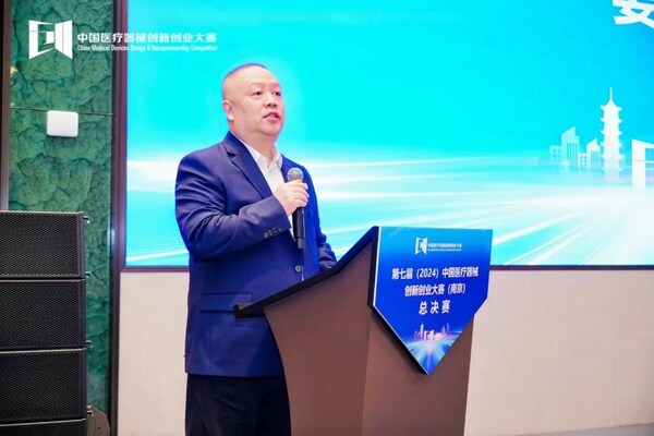 國家醫療器械產業技術創新聯盟理事長、中國醫療器械行業協會常務副會長姜峰