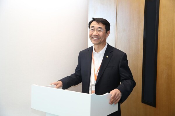 泰康口腔副總裁兼首席醫療官、專業學術委員會主席程小林